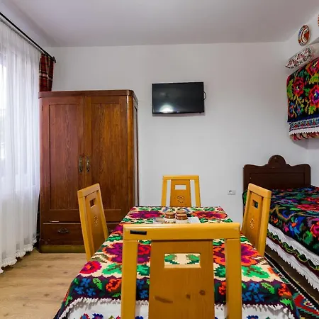 Pensión Pensiunea Casa Traditiilor