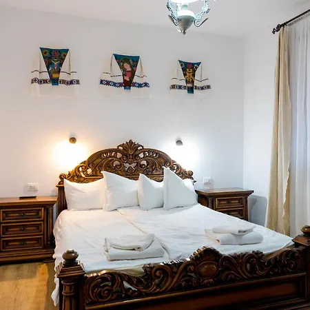 Pensión Pensiunea Casa Traditiilor 3*